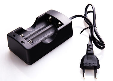 China Constant Current Two Bay Charger , 3.7 V Digital Li Ion 18650 Battery Charger supplier