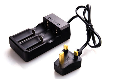 China UK Plug Smart  3.7 V Li Ion Battery Charger For Lithium Ion Battery Long Using Life supplier